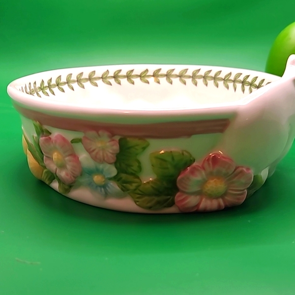 Portmeirion Botanic Garden Terrace 8" Easter/Spring serving bowl, Sweet Pea - Picture 4 of 9